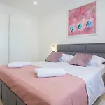 וילה Silvano & Nadija *