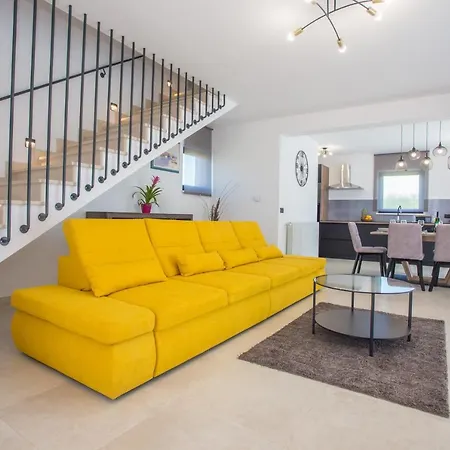 Silvano & Nadija Villa
